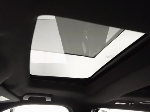 Used 2019 Ford Explorer Platinum image 29