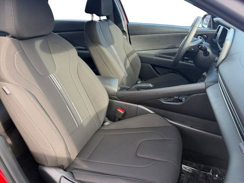 Certified 2025 Hyundai Elantra Sport image 9