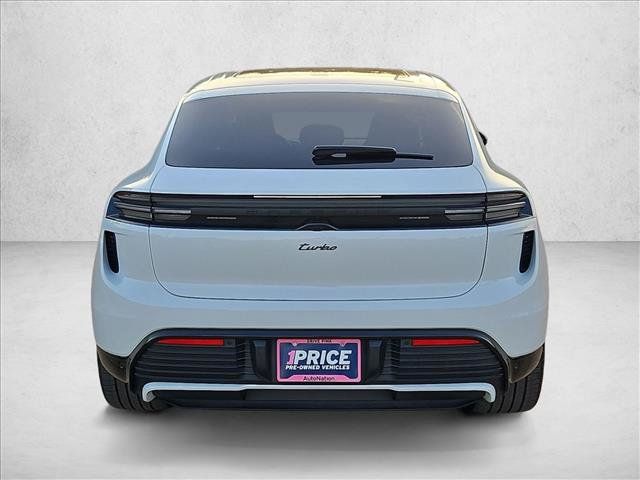Used 2025 Porsche Macan Turbo Electric AWD/4WD image 7