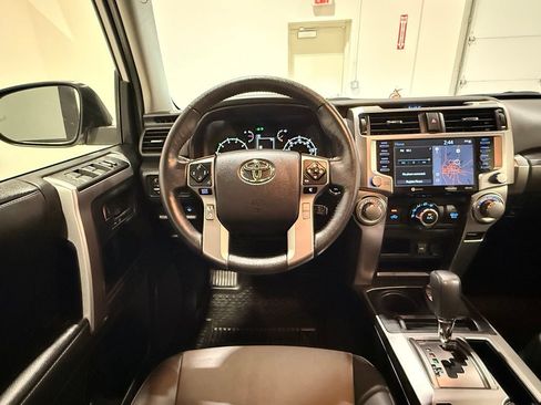 Used 2023 Toyota 4Runner SR5 Premium w/ Moonroof Package AWD/4WD image 30