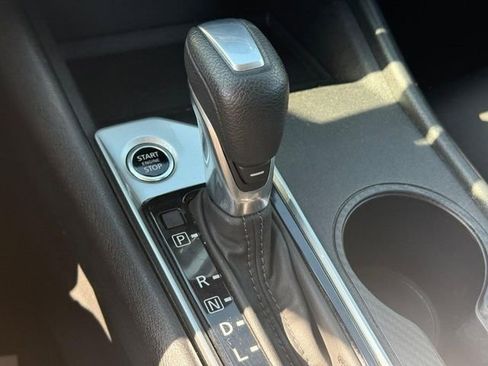 Used 2025 Nissan Altima 2.5 SV FWD image 21
