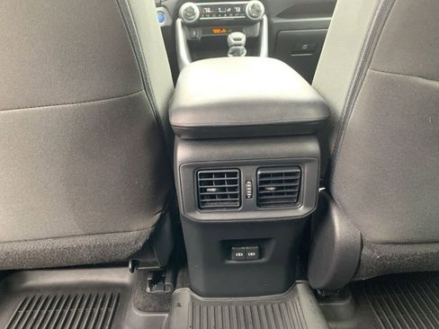 Used 2022 Toyota RAV4 XLE image 14