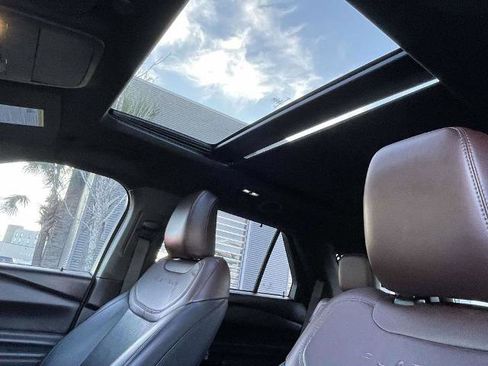 Certified 2022 Ford Explorer Platinum w/ Equipment Group 601A image 17