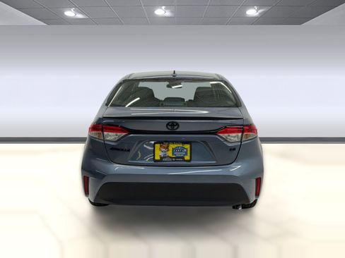 Used 2025 Toyota Corolla LE image 8