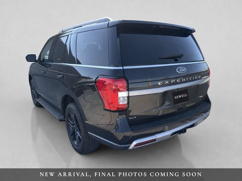 Used 2024 Ford Expedition XLT RWD image 4