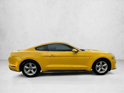 Used 2018 Ford Mustang Coupe RWD image 5