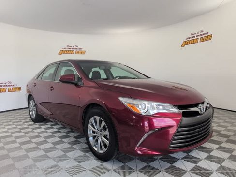Used 2017 Toyota Camry XLE w/ Moonroof Package FWD image 9