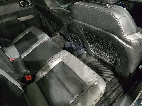 Used 2023 Ford Bronco Black Diamond w/ Sasquatch Package image 11