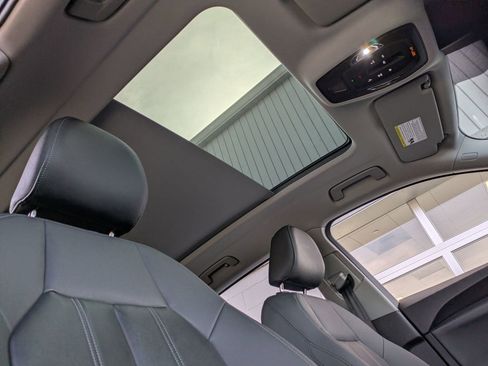 Used 2025 Audi Q5 Premium w/ Convenience Package image 22