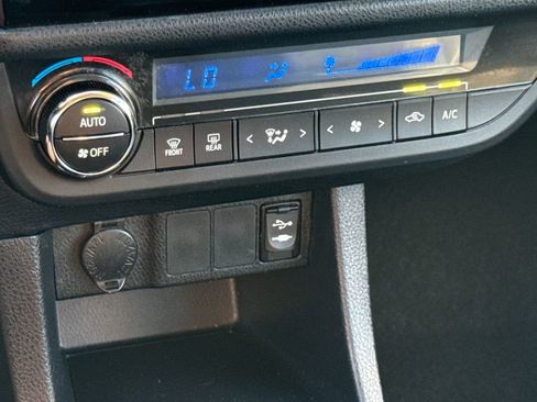 Used 2014 Toyota Corolla S image 19