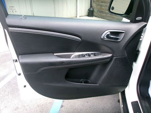 Used 2020 Dodge Journey Crossroad w/ Popular Equipment Group image 16