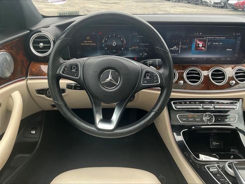 Used 2017 Mercedes-Benz E 300 4MATIC image 17