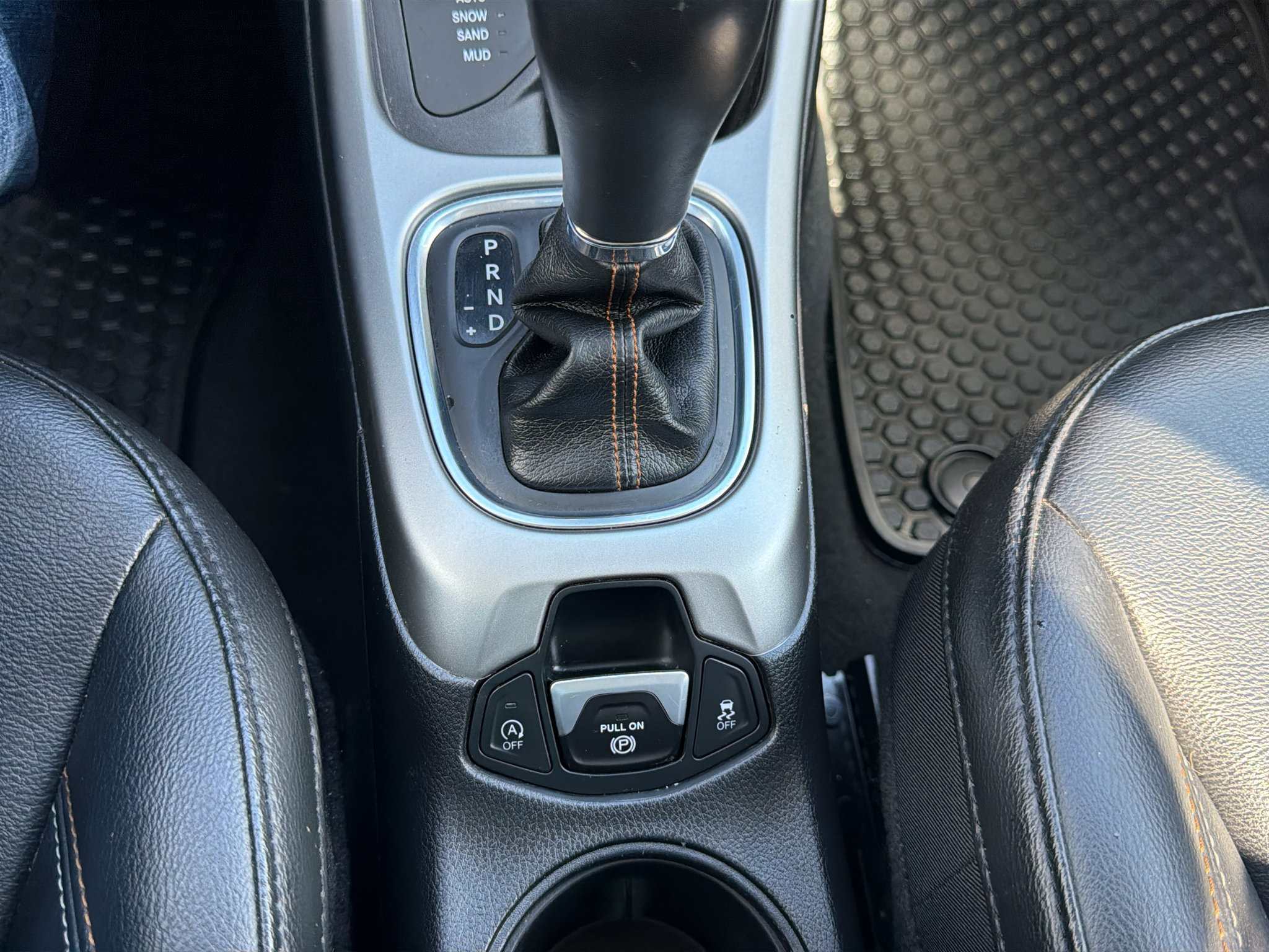 Used 2019 Jeep Compass Latitude w/ Cold Weather Group AWD/4WD image 31