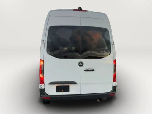 Used 2019 Mercedes-Benz Sprinter 2500 image 16
