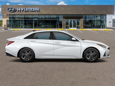 New 2023 Hyundai Elantra Blue image 9