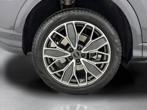 Certified 2025 Audi Q5 Premium Plus w/ Premium Plus image 8