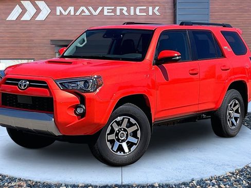 Used 2024 Toyota 4Runner TRD Off-Road Premium w/ Moonroof Package AWD/4WD image 3