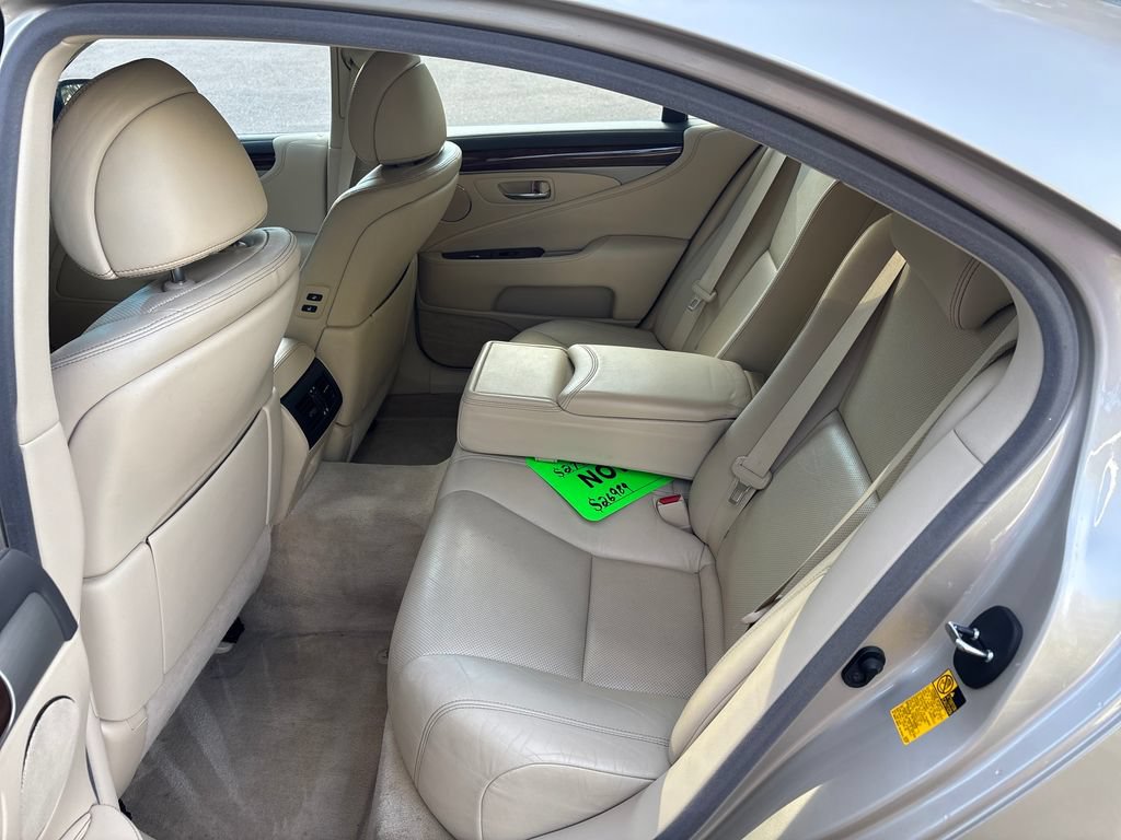Used 2014 Lexus LS 460 w/ Comfort Package RWD image 12