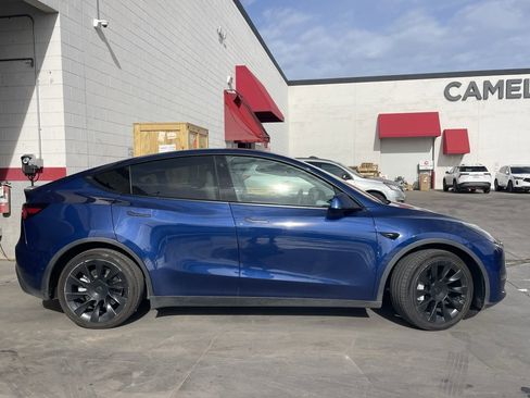 Used 2021 Tesla Model Y Long Range image 3