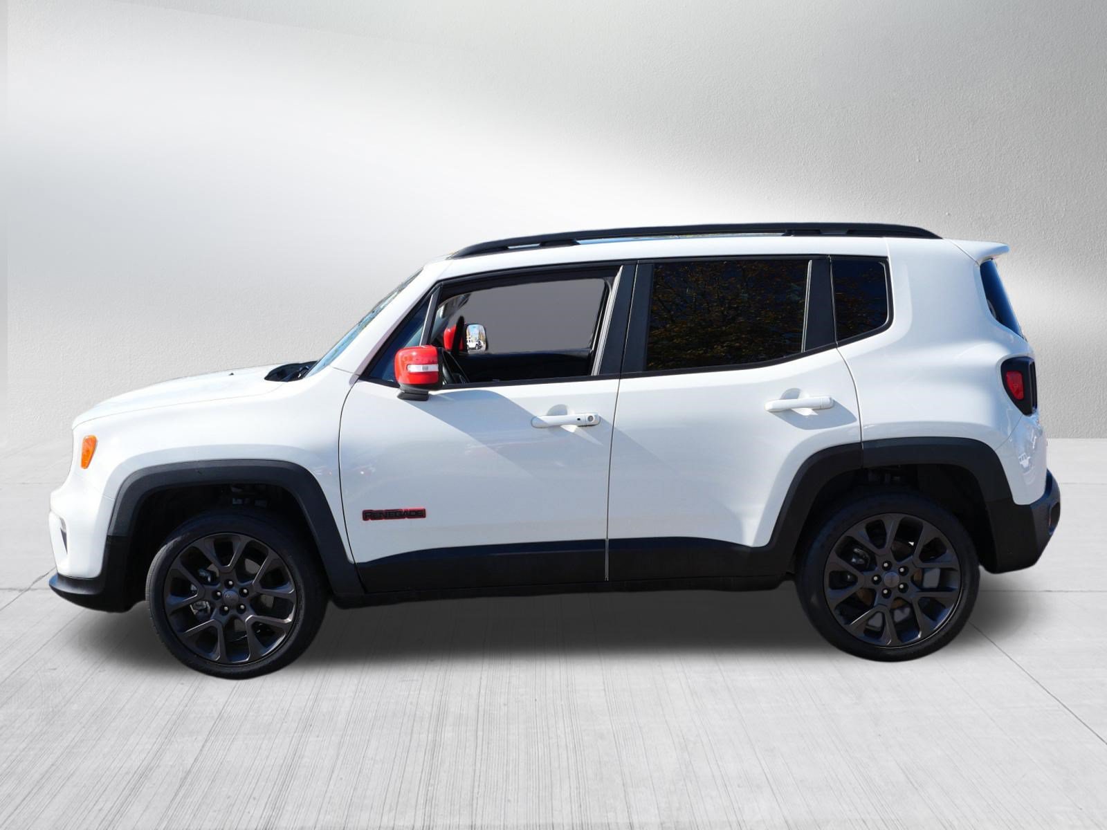Used 2023 Jeep Renegade Latitude w/ Sun/Sound Group AWD/4WD image 4