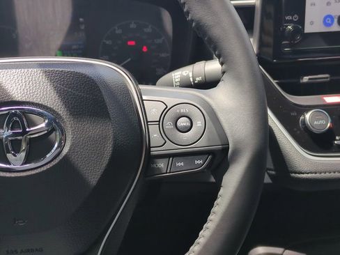 Used 2025 Toyota Corolla SE image 21