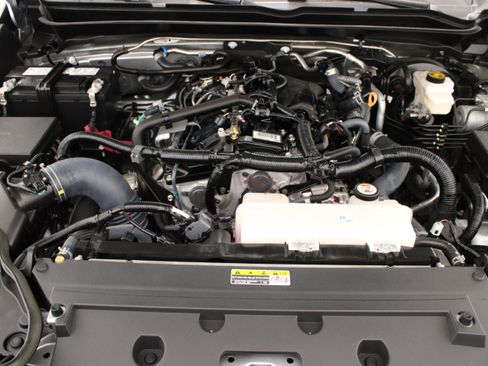 Used 2025 Toyota Tacoma TRD Off-Road AWD/4WD image 37