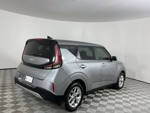 Used 2025 Kia Soul LX w/ LX Technology Package FWD image 5
