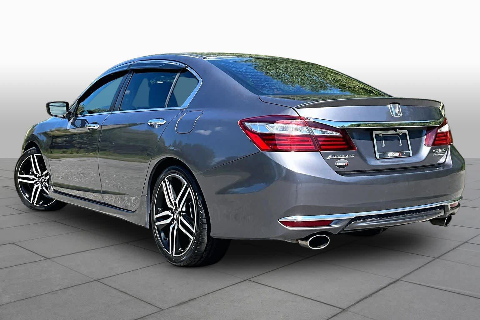Used 2017 Honda Accord Sport Special Edition image 12