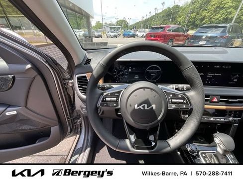Certified 2024 Kia Seltos SX w/ SX Sunroof Package AWD/4WD image 6