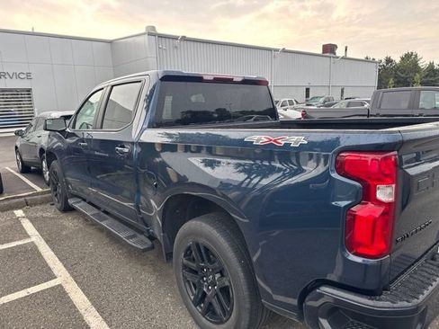 Used 2022 Chevrolet Silverado 1500 RST w/ LPO, Blackout Package AWD/4WD image 4