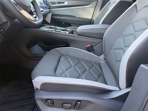 Certified 2025 Volkswagen Atlas Peak Edition SE image 19