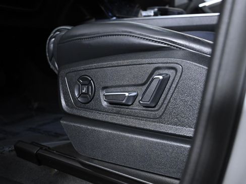 Used 2022 Audi e-tron Chronos image 25