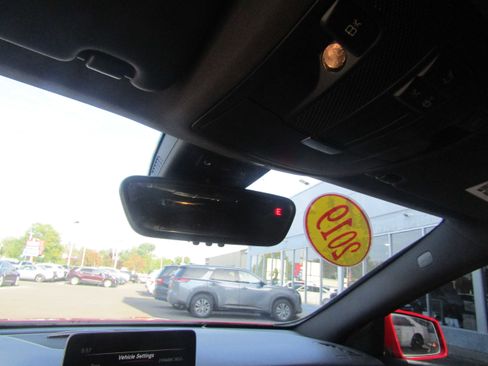 Used 2019 Mercedes-Benz GLA 250 4MATIC image 16