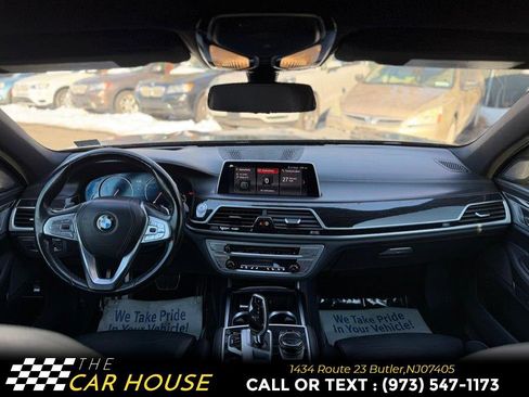 Used 2019 BMW 740i xDrive w/ Executive Package image 27