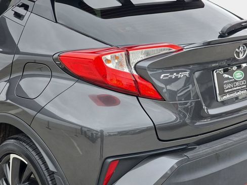 Used 2022 Toyota C-HR Limited FWD image 35