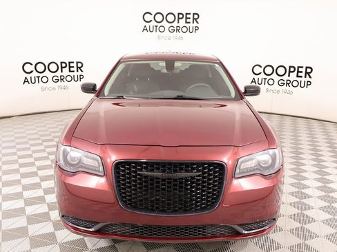 Used 2023 Chrysler 300 Touring w/ Sport Appearance Package image 8