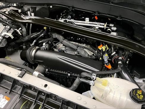 Used 2025 Ford Explorer ST-Line w/ Premium Package image 33