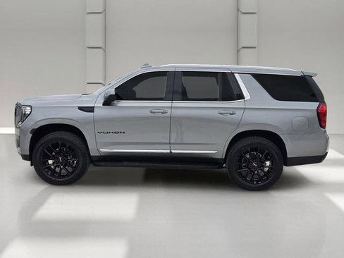 Used 2023 GMC Yukon SLT RWD image 2