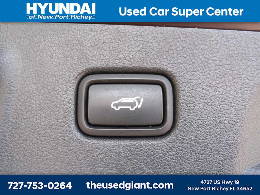 Certified 2022 Hyundai Palisade SEL w/ 8P Bench Seat Package FWD image 13