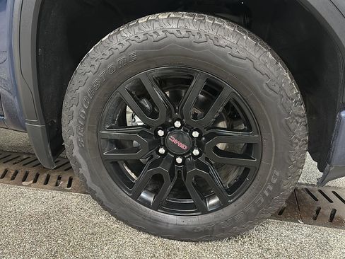 Used 2022 GMC Sierra 1500 Elevation image 12