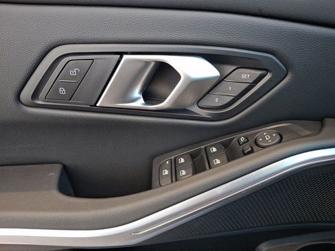 Certified 2025 BMW 330i xDrive Sedan w/ Convenience Package image 12