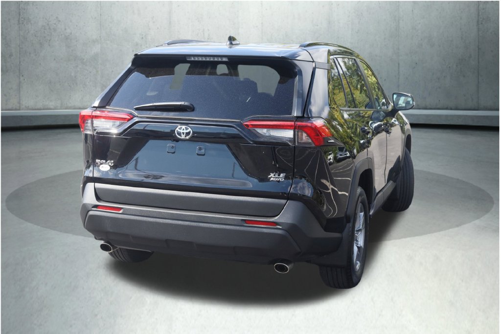 Used 2023 Toyota RAV4 XLE AWD/4WD image 26