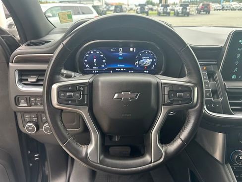 Used 2023 Chevrolet Suburban Z71 image 12