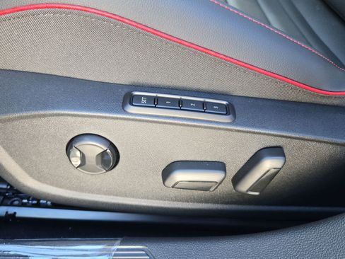 New 2026 Volkswagen GTI SE FWD image 17
