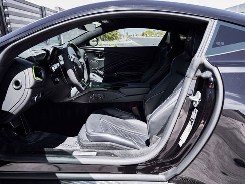 Used 2023 Aston Martin V12 Vantage RWD image 32