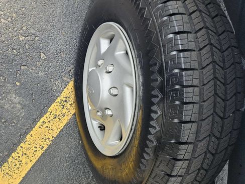 Used 2007 Ford E-350 and Econoline 350 Super Duty RWD image 14