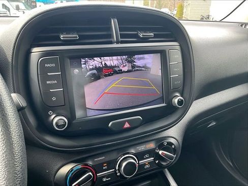 Used 2023 Kia Soul LX w/ LX Technology Package image 26