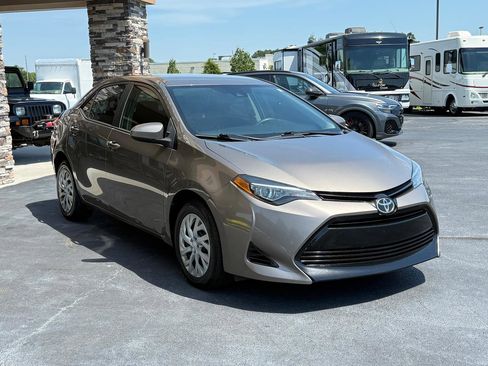 Used 2019 Toyota Corolla LE FWD image 6