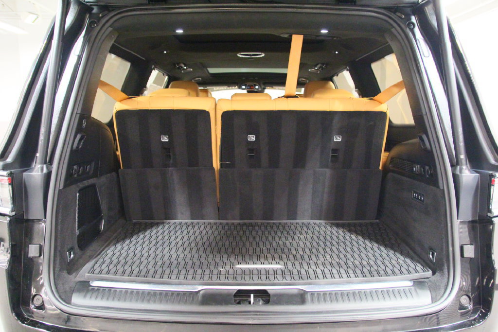 Used 2022 Jeep Grand Wagoneer Series III w/ Rear Seat Video Group 1 AWD/4WD image 23