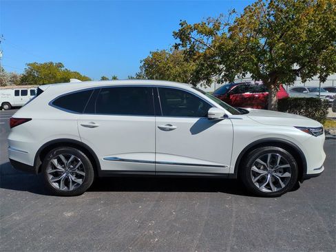 Certified 2022 Acura MDX FWD w/ Technology Package image 3